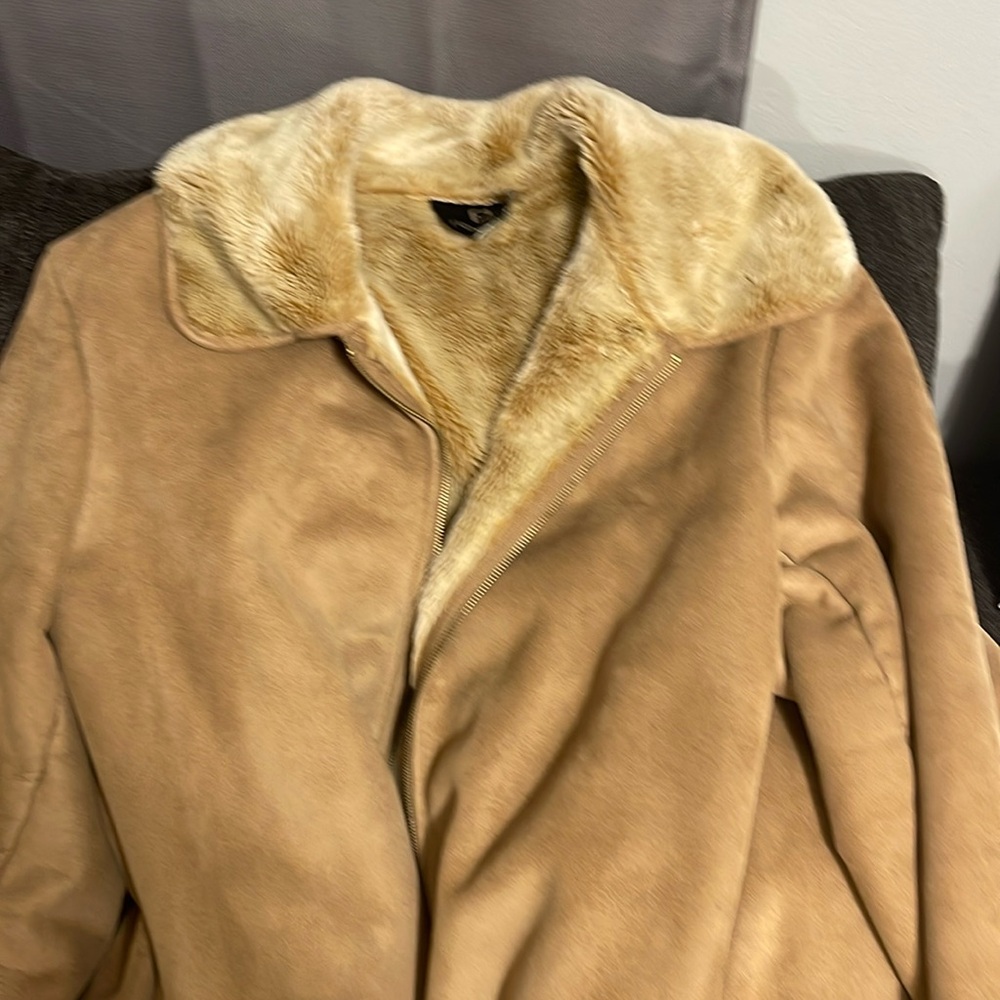 Faux shearling ! Excellent condition ! soft and warm! pet free, smell free home!